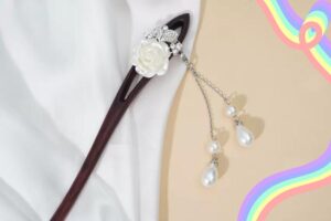 Phong tục tặng trâm cài tóc